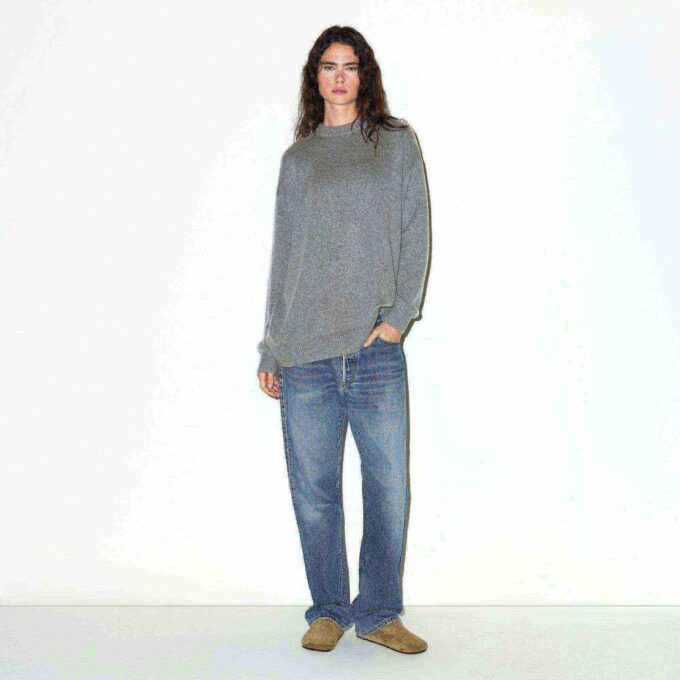 OVERSIZEROWY SWETER Z KASZMIRU OVERSIZEROWY SWETER Z KASZMIRU