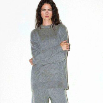 OVERSIZEROWY SWETER Z KASZMIRU