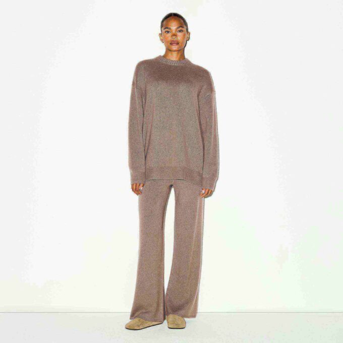 OVERSIZEROWY SWETER Z KASZMIRU OVERSIZEROWY SWETER Z KASZMIRU