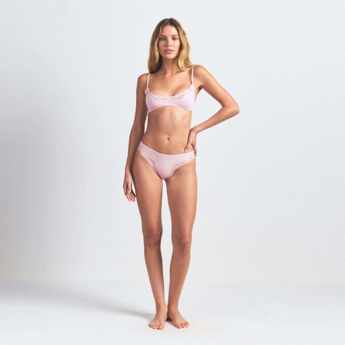Pasuje do każdego, koronkowy biustonosz typu bralette z wycięciem w serek (2 sztuki) Pasuje do każdego, koronkowy biustonosz typu bralette z wycięciem w serek (2 sztuki)