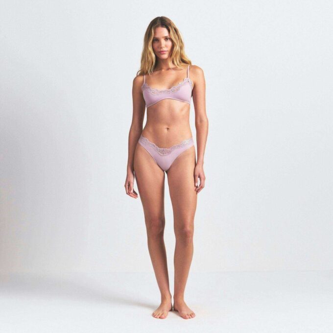 Pasuje do każdego, koronkowy biustonosz typu bralette z wycięciem w serek (2 sztuki) Pasuje do każdego, koronkowy biustonosz typu bralette z wycięciem w serek (2 sztuki)