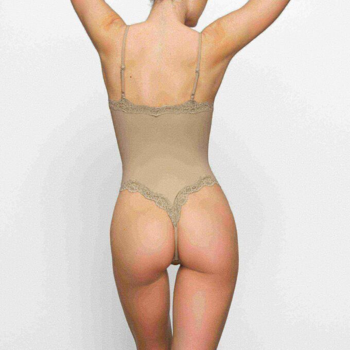 PASUJE NA KAŻDĄ OSOBĘ BODY Z KORONKĄ I SZNURKIEM PASUJE NA KAŻDĄ OSOBĘ BODY Z KORONKĄ I SZNURKIEM