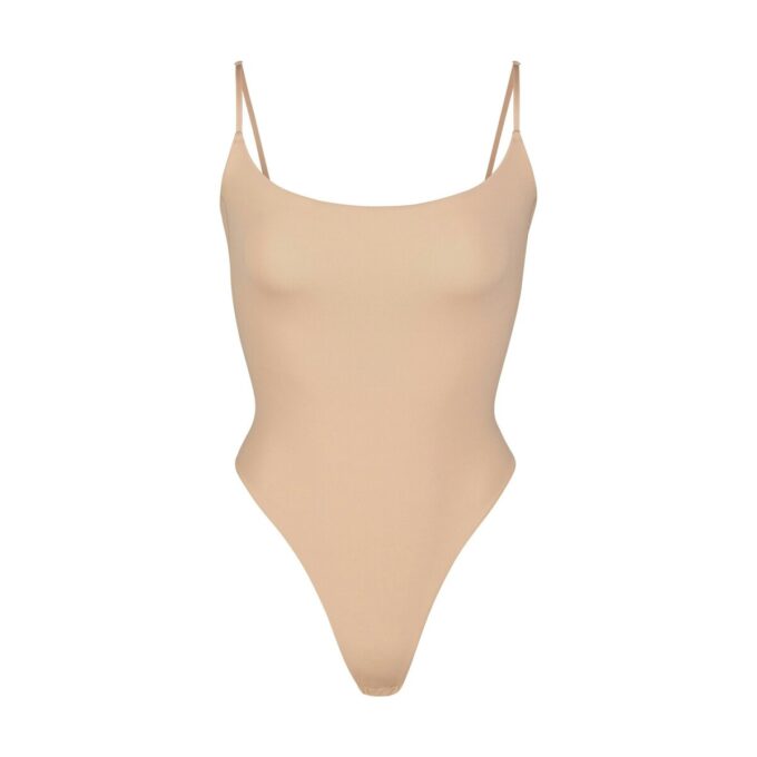 PASUJE NA KAŻDEGO BODY CAMI