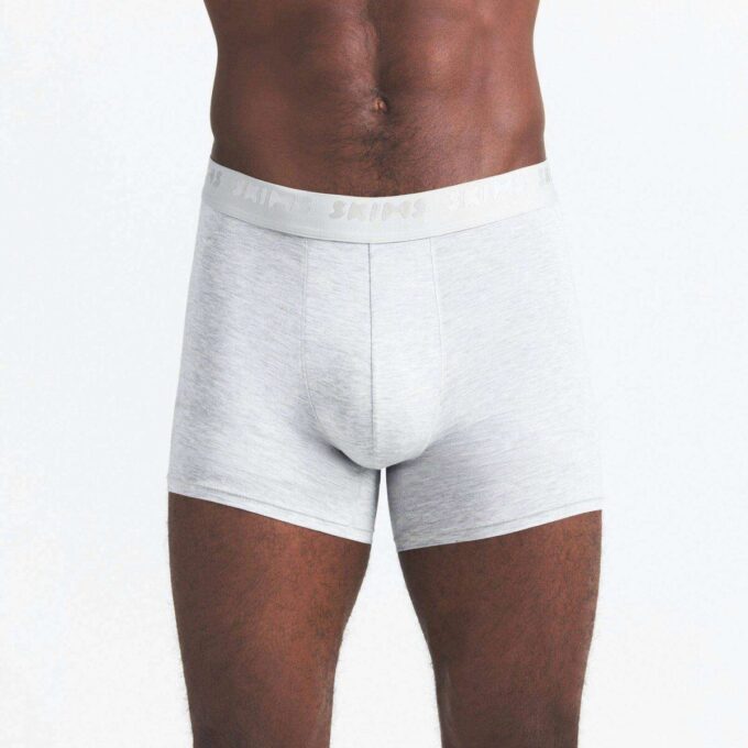 SKIMS STRETCH MĘSKIE BOKSERKI 3″ 3-PAK SKIMS STRETCH MĘSKIE BOKSERKI 3″ 3-PAK
