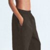 SPODNIE NikeSKIMS MATTE TRICOT SIDE SNAPS SPODNIE NikeSKIMS MATTE TRICOT SIDE SNAPS