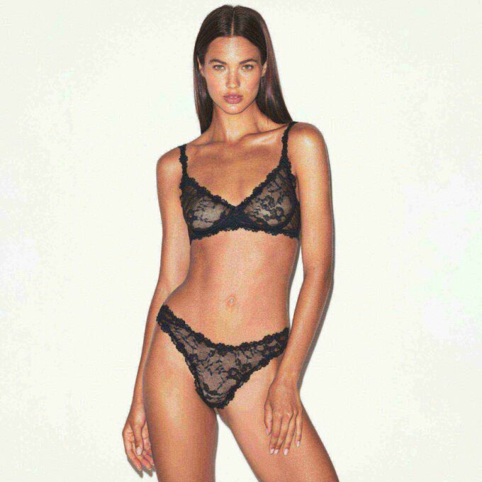 STRETCH LACE DEMI BIUSTONOSZ BEZ PODSZEWKI STRETCH LACE DEMI BIUSTONOSZ BEZ PODSZEWKI
