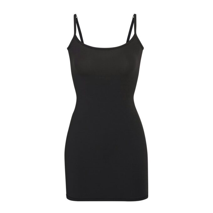 Sukienka typu slip pasuje na każdego Sukienka typu slip pasuje na każdego