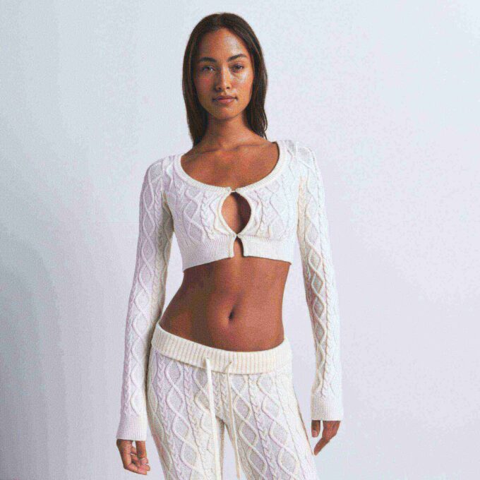 SWETER DZIANINOWY KRÓTKI KARDIGAN SWETER DZIANINOWY KRÓTKI KARDIGAN