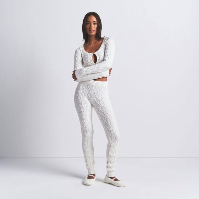 Sweter z dzianiny legginsy Sweter z dzianiny legginsy